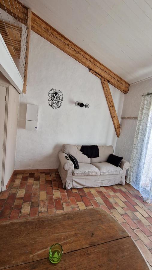 Studio Au Pied De La Sainte Victoire Puyloubier Exterior photo